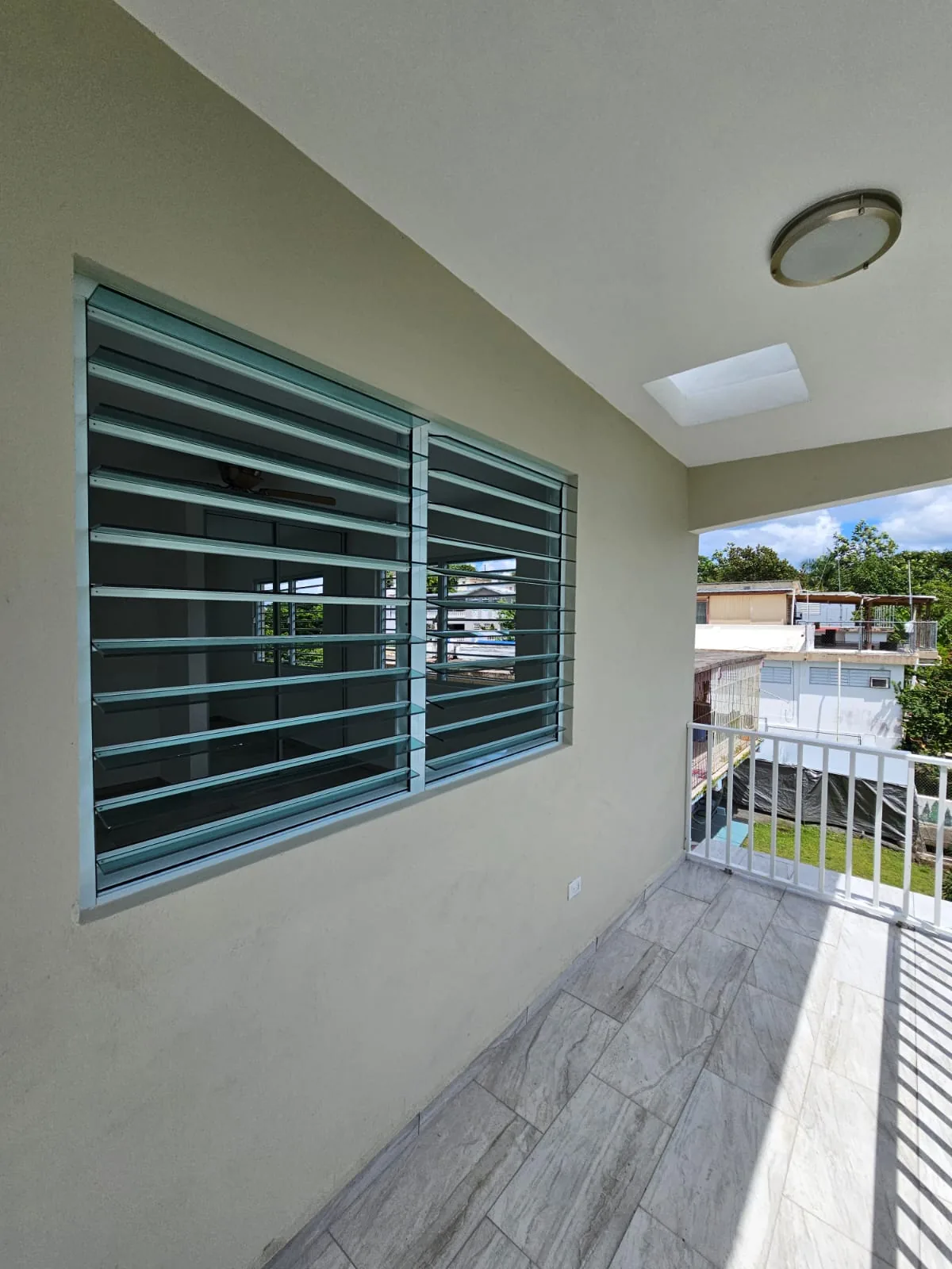 Balcony louvers