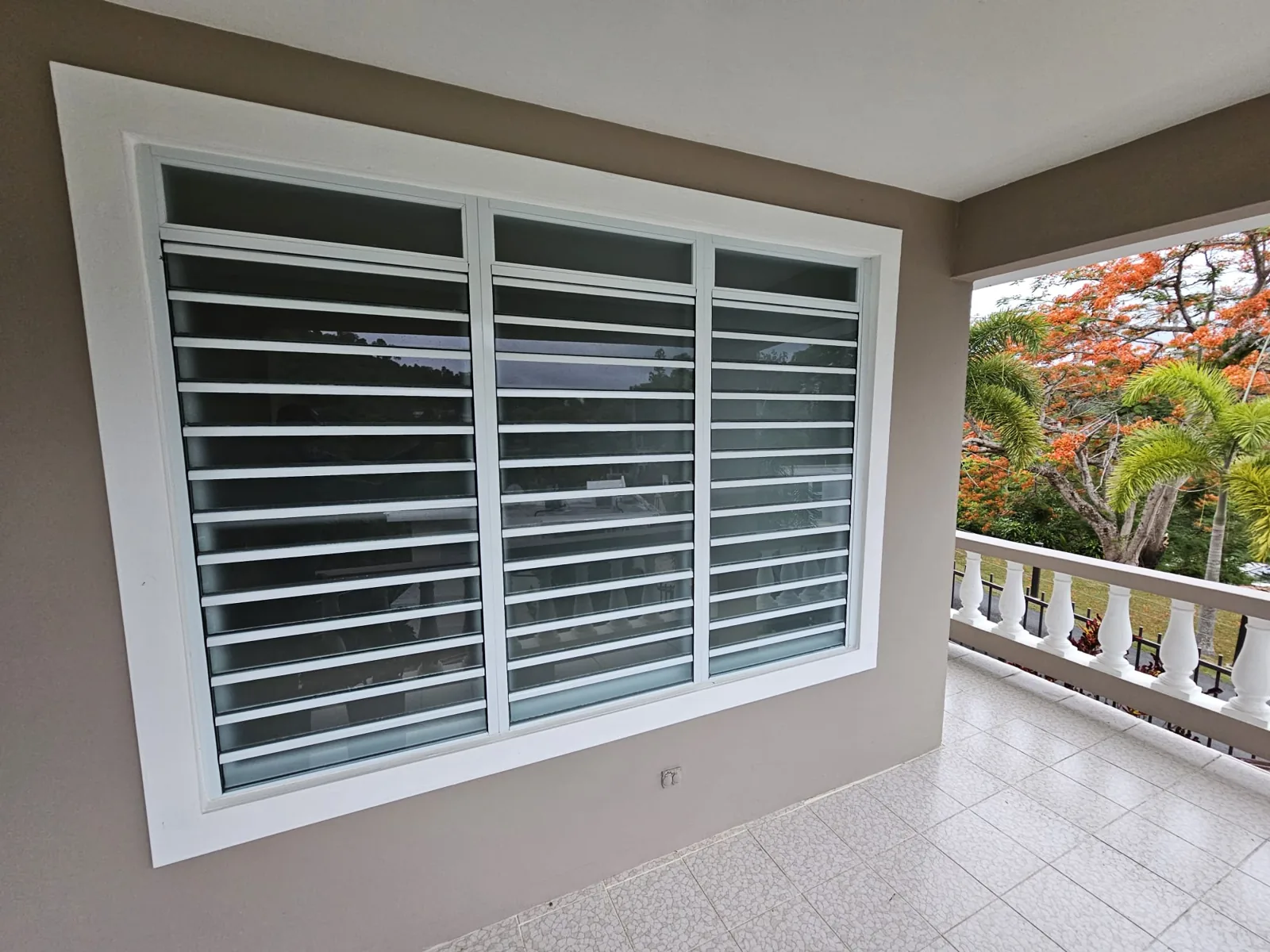 Terrace glass louvers